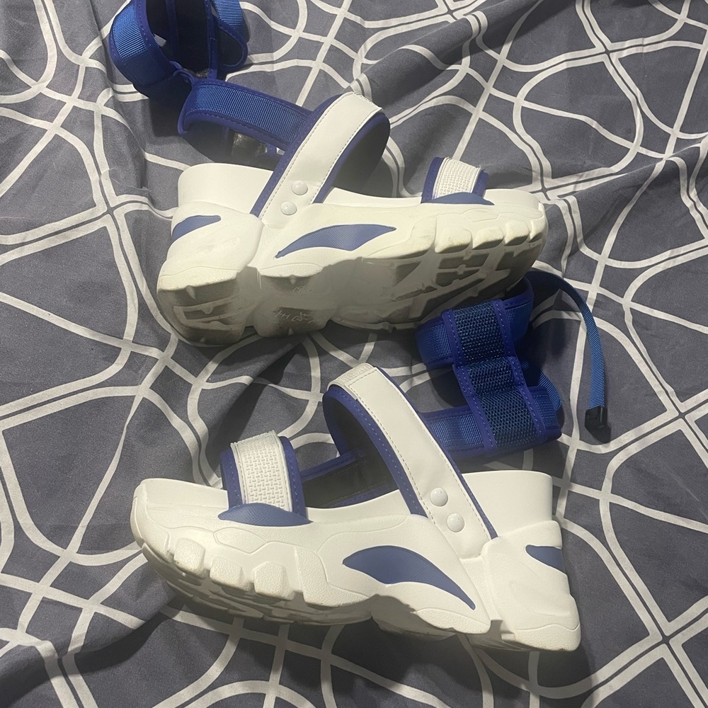Can be paired with any other heels at 20$ and get free shipping